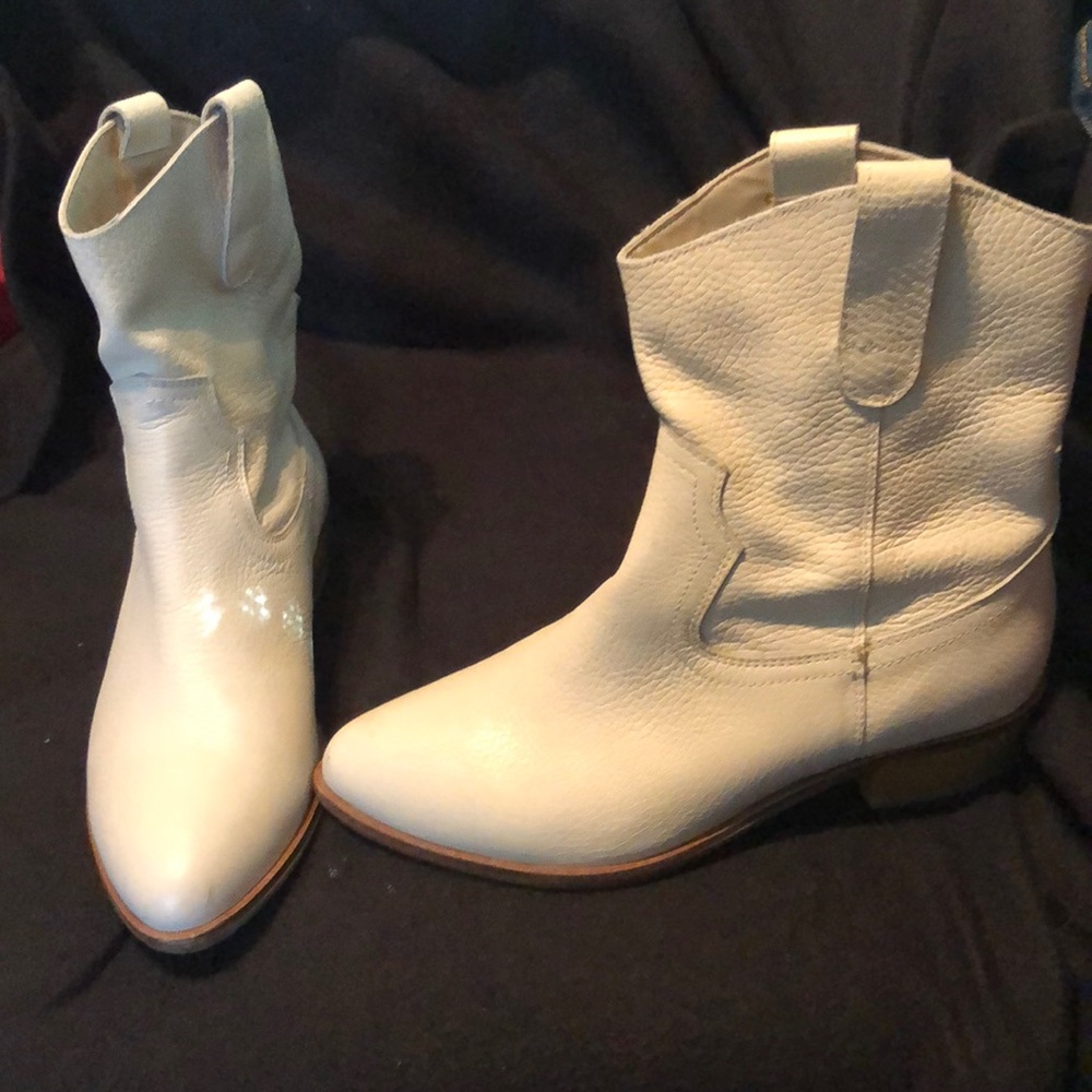 Off white short cowboy boots